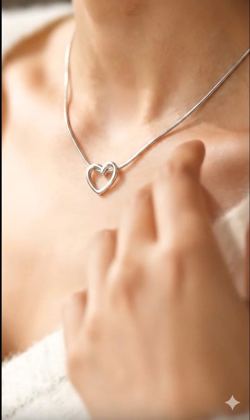 MN-00702 - Silver Heart - Necklace