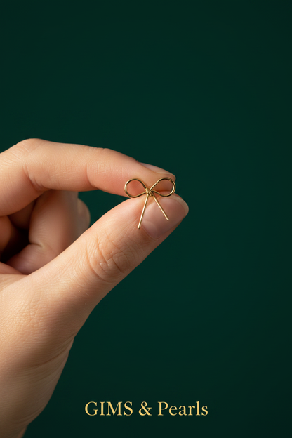 Bow Gold Earring - Fingers Emerald