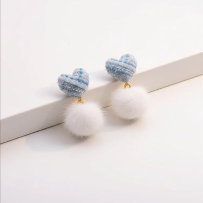 MN-00904 - Fluffy Heart - Earring