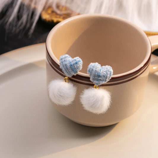 MN-00904 - Fluffy Heart - Earring