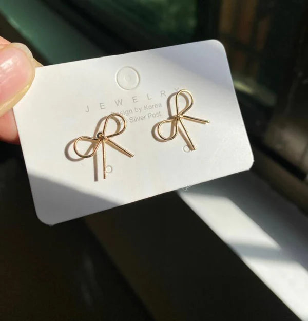 MN-00901 - Bow Gold - Earring