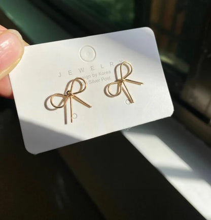 MN-00901 - Bow Gold - Earring