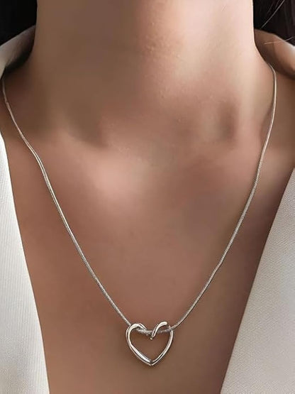 MN-00702 - Silver Heart - Necklace